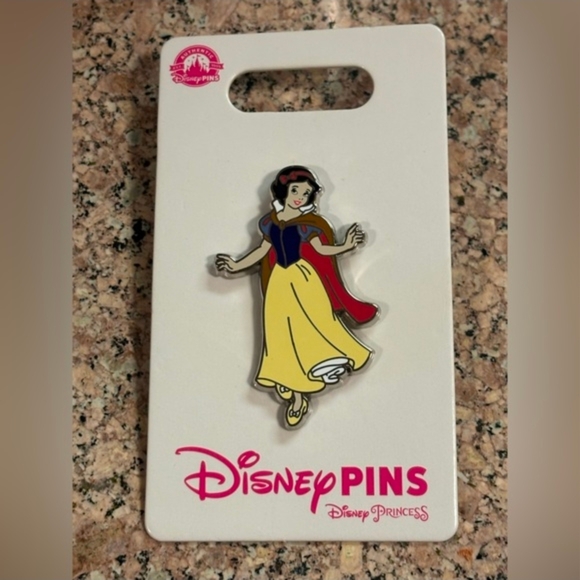 Disney Accessories - NEW Walt Disney Parks Princess Snow White Character Pin